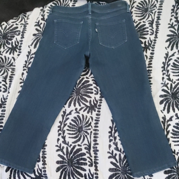 Capri's - Picture 5 of 5